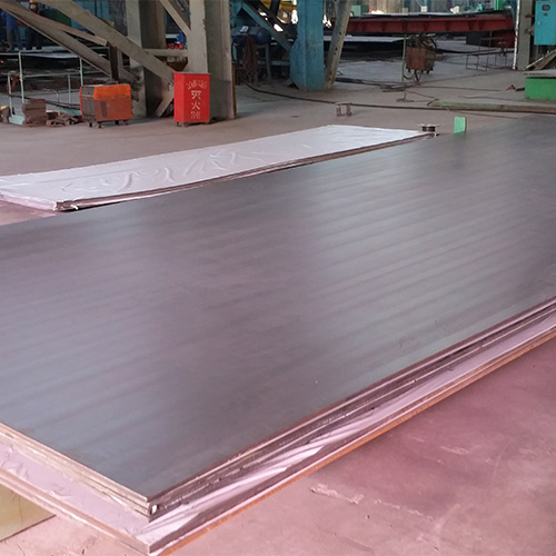 创新采用“304不锈钢+201不锈钢+304不锈钢”的三层复合结构