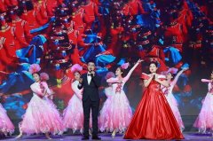 <b>统筹稳增长、防风险、保民生</b>