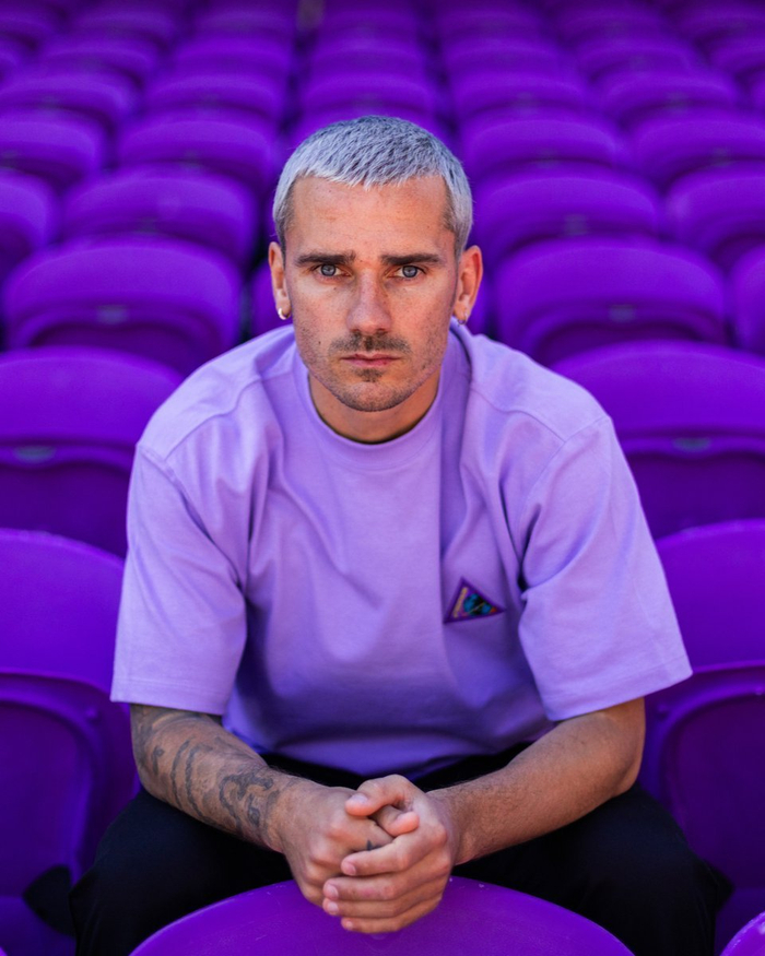 格里兹曼现身美职联训练场 亮相奥兰多城新球衣