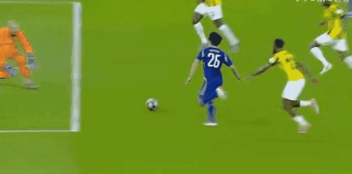 中国裁判马宁亚冠执法获业内肯定 争议判罚彰显